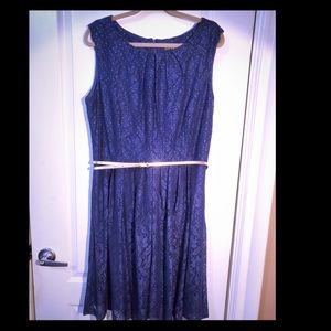 Ellen Tracy navy blue and gold dress w/ gold belt